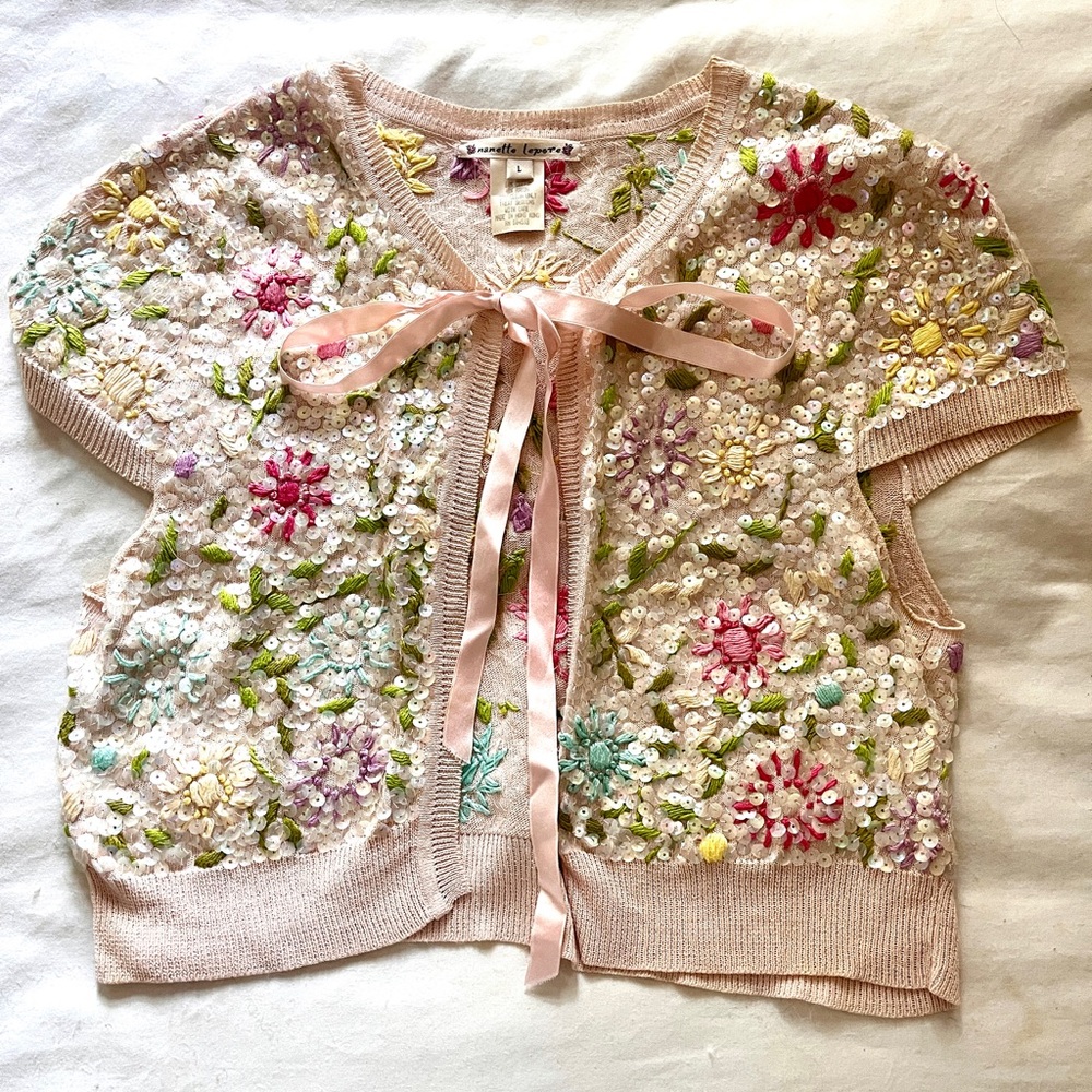 Nanette Lepore sequined embellish floral stitch bolero-shrug L
I’m 5’2” 100 lbs
